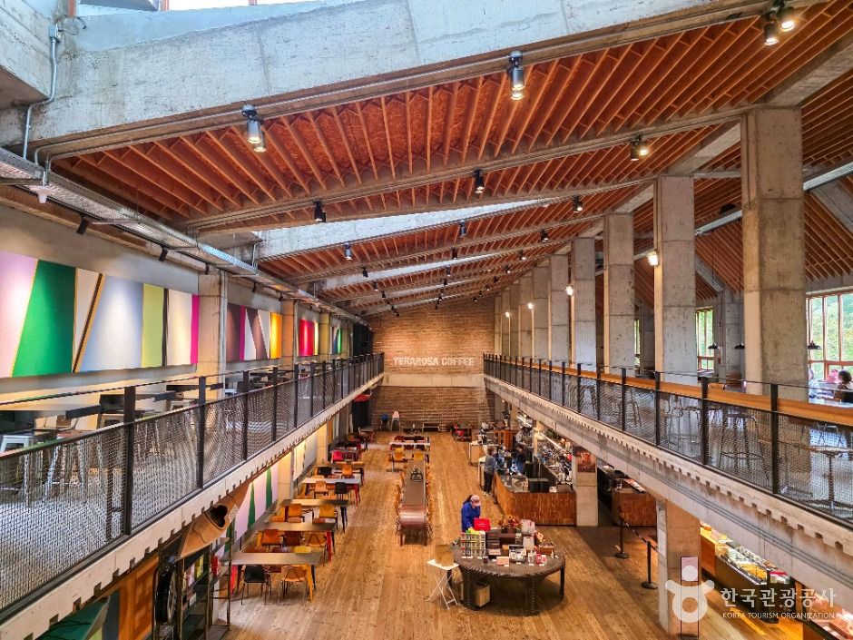 thumbnail-테라로사 커피공장-17