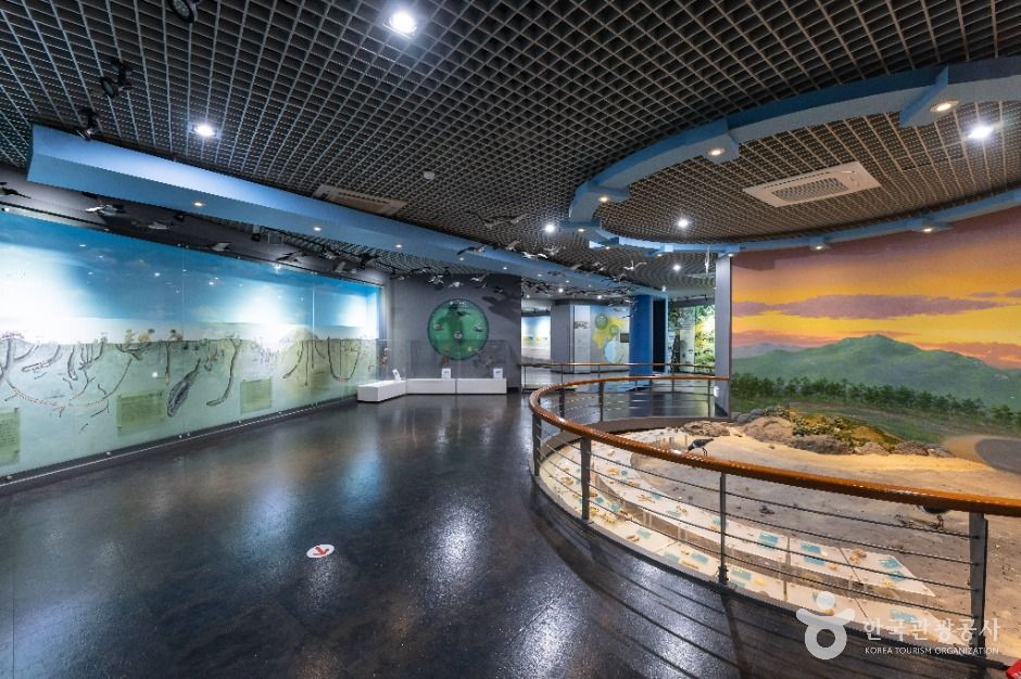 thumbnail-신안갯벌박물관-1