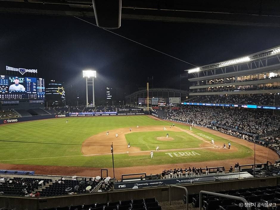 thumbnail-창원NC파크-7