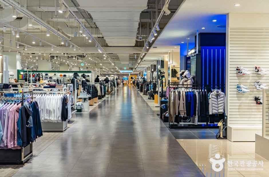 thumbnail-롯데아울렛 남악점-1