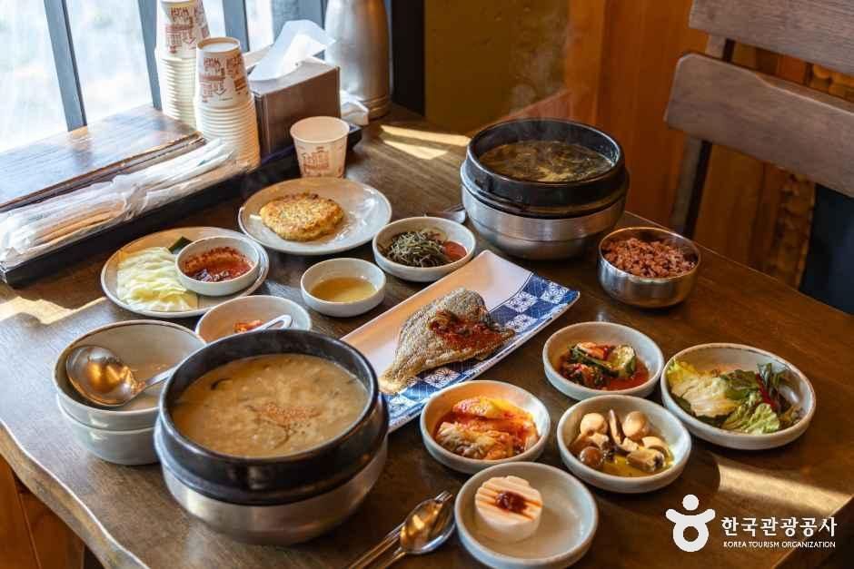 thumbnail-기장국보미역 본점-6