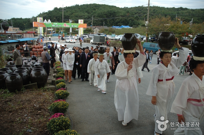 Ulsan Onggi Festival (울주외고산옹기축제)