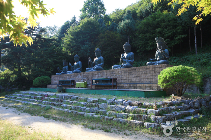 Wawoojongsa Temple (Waujeongsa) (와우정사)