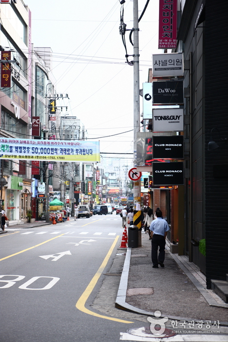 Apgujeong Rodeo Street (압구정 로데오 거리)