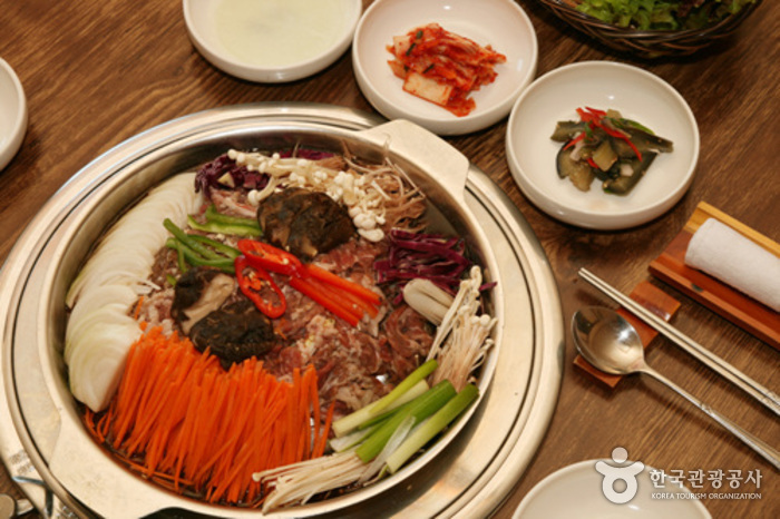 Daeho Hanjeongsik (대호한정식)