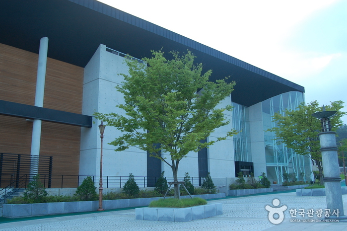 May 18th National Cemetery (국립 5.18 민주묘지)