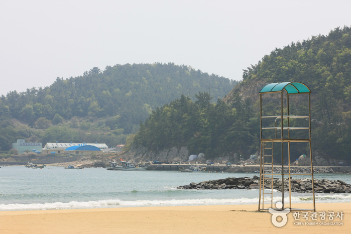 Sangju Silver sand Beach (상주 은모래비치)