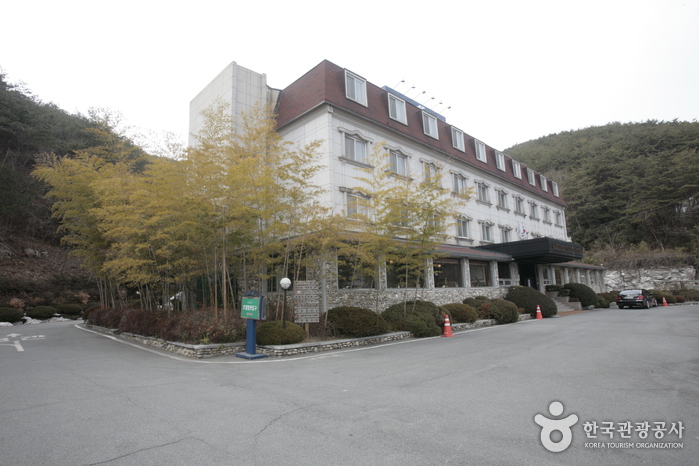 Baegyang Tourist Hotel (백양관광호텔)