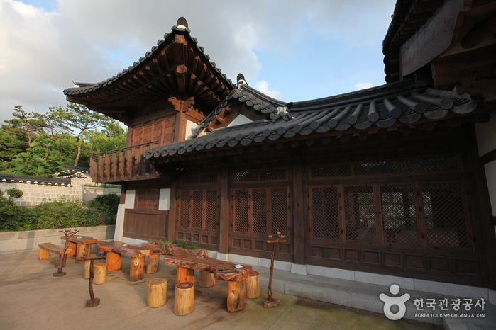 首爾南山國樂堂(서울남산국악당)