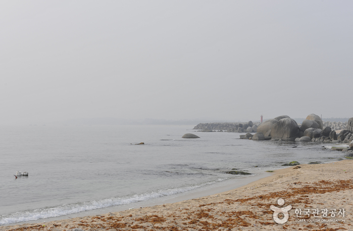 Sacheonjinhaebyeon Beach (Sacheon Dwitbul Beach)(사천진해변(사천뒷불해수욕장)