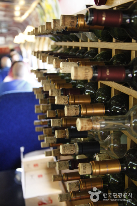 취향에 따라 골라 마시는 재미가 있는 와인트레인