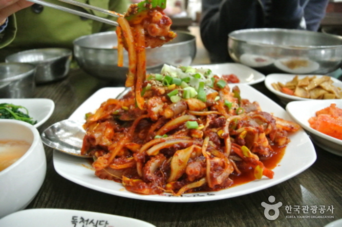 Dokcheon Restaurant (독천식당)