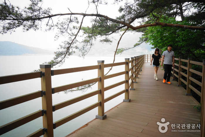 고복저수지 수변산책로