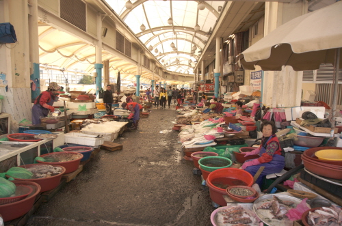 Yeosu Specialty Seafood Market (여수 종합수산시장)
