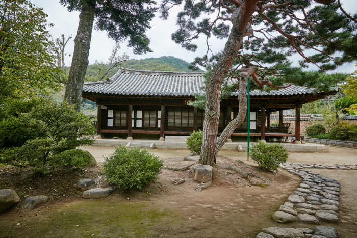 Zone d'habitation de la famille Nam (남평문씨본리세거지)