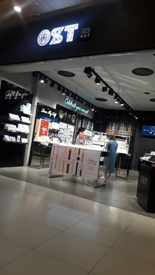 Ej Ost - Lotte Mall Gimpo Branch [Tax Refund Shop] (EJ OST 롯데몰김포)
