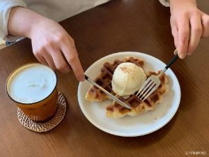 경북_영덕_카카베이커리카페 크로플