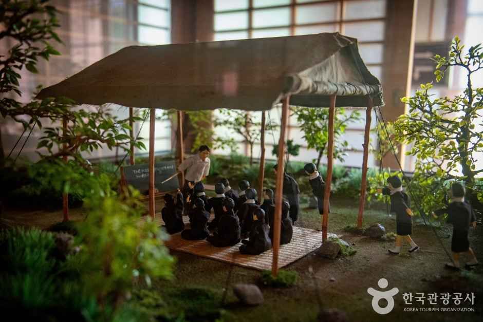 thumbnail-임시수도기념관-4