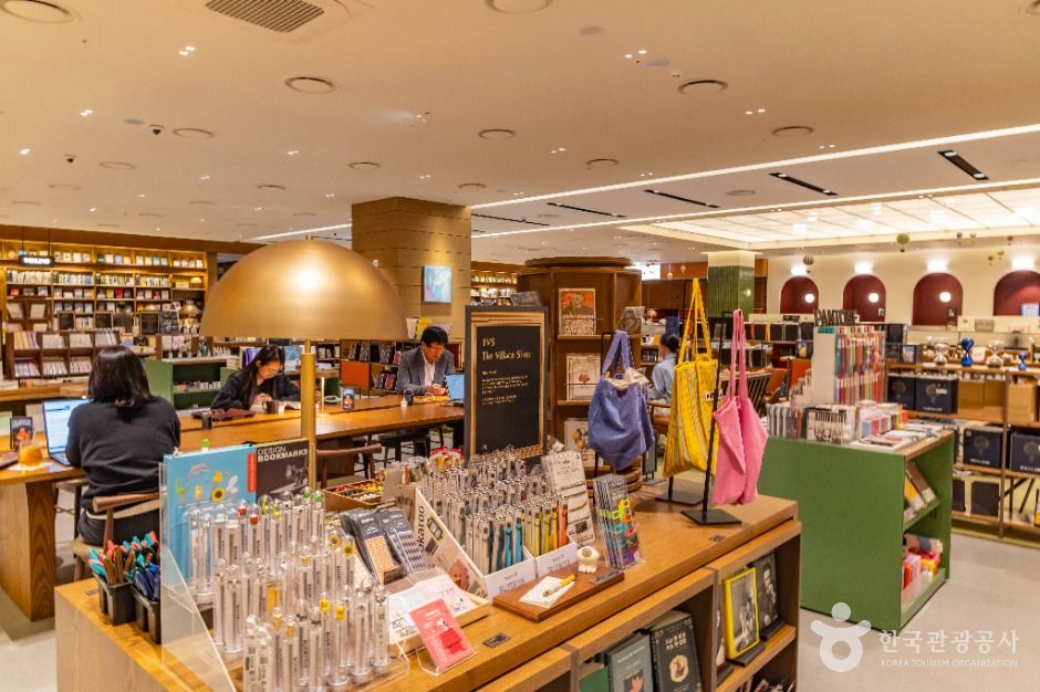 아크앤북 TP타워여의도점