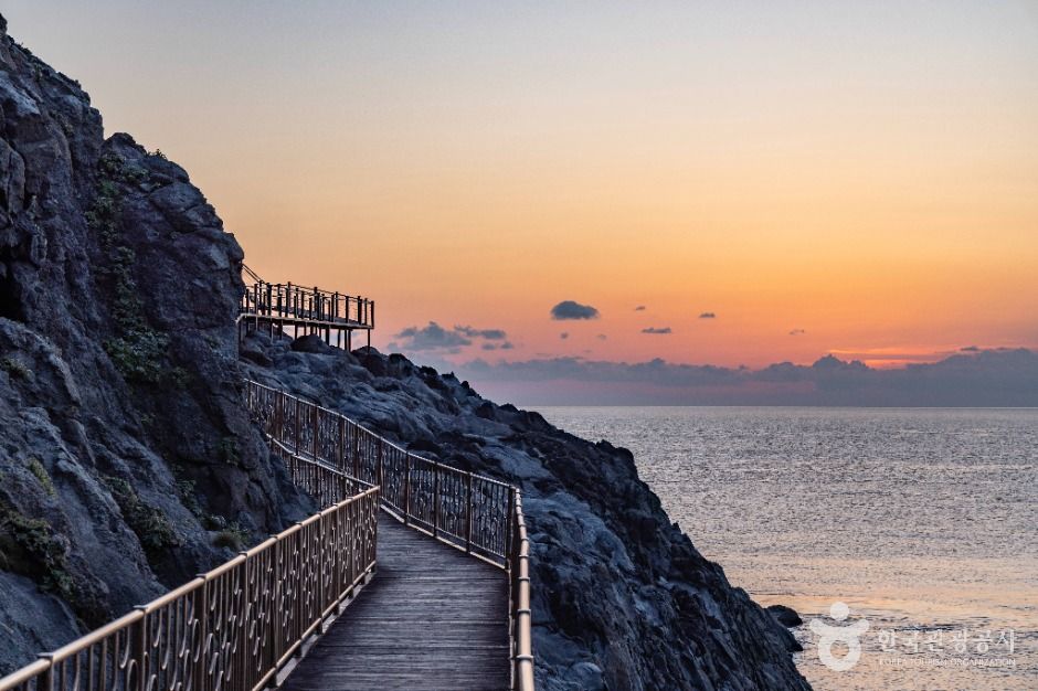 태하 해안산책로 및 대풍감 (울릉도, 독도 국가지질공원)