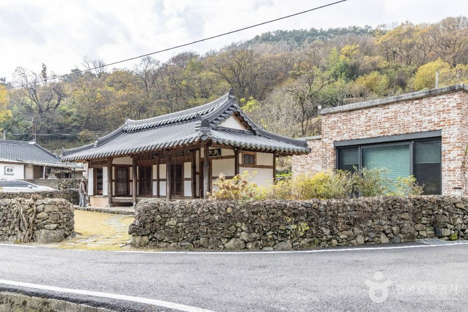 임실김용택시인문학관