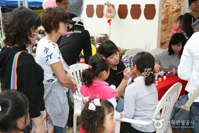 Ulsan Onggi Festival (울주외고산옹기축제)