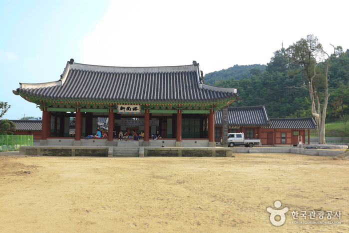 Hwaseong Haenggung Palace (화성행궁)