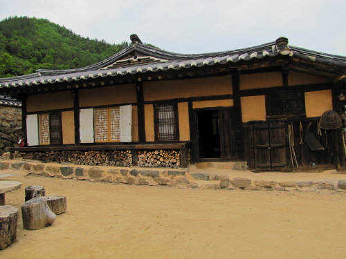 Juwangsan Seongcheondaek House (주왕산 성천댁)