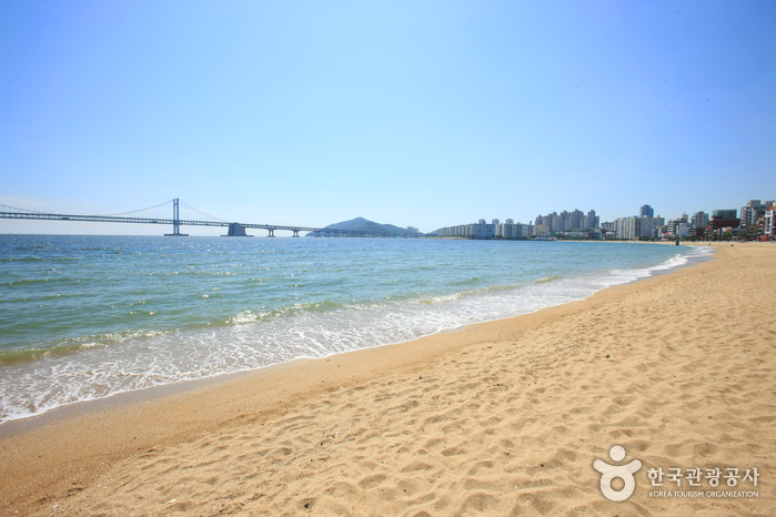 Gwangalli Beach (광안리해수욕장)
