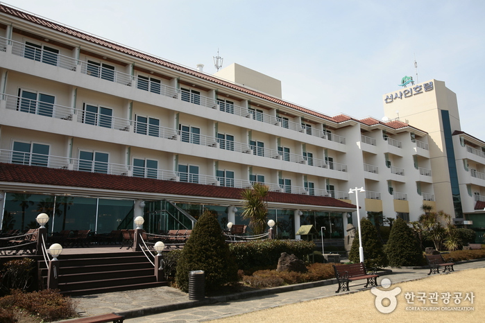 Jeju Sunshine Hotel (제주 선샤인호텔)