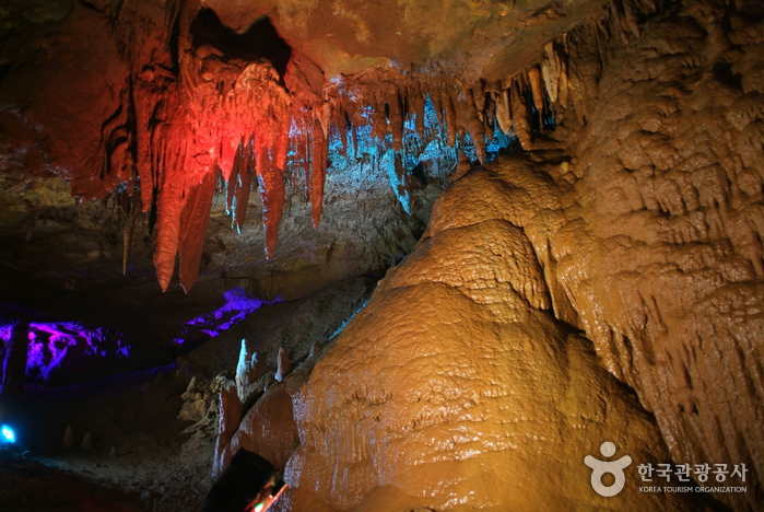Cheongok Cave (천곡천연동굴)