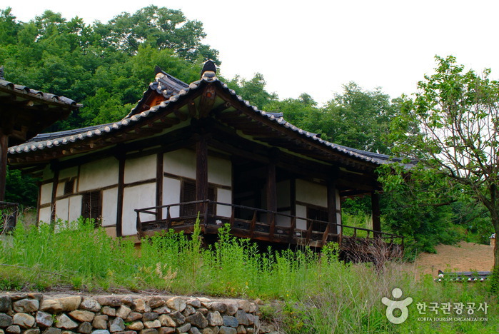 Haus Seobyeok (서벽고택)