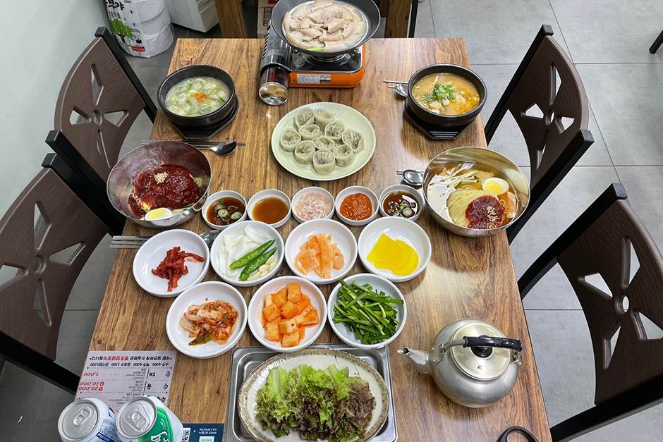 thumbnail-영동밀면&돼지국밥-1