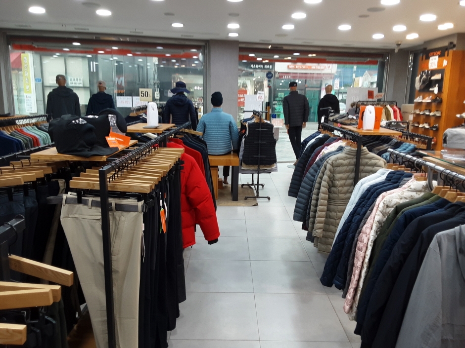 Merrell - Jeju Chilseong Branch [Tax Refund Shop] (머렐 제주칠성)