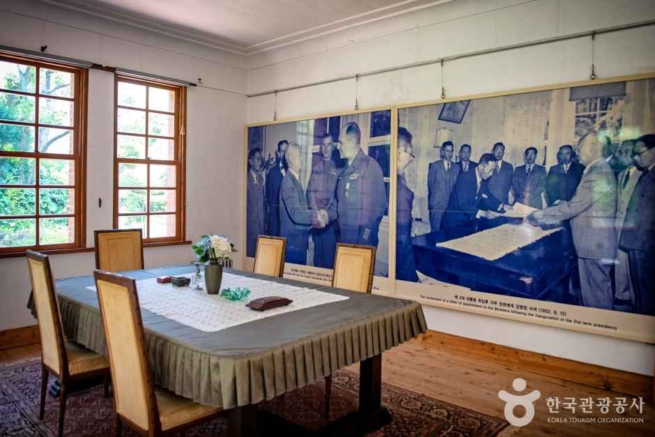 thumbnail-임시수도기념관-5