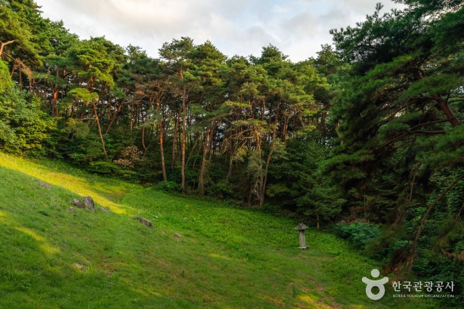 thumbnail-원주 운곡원천석묘역-7