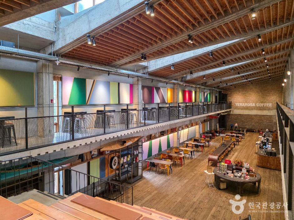 thumbnail-테라로사 커피공장-19