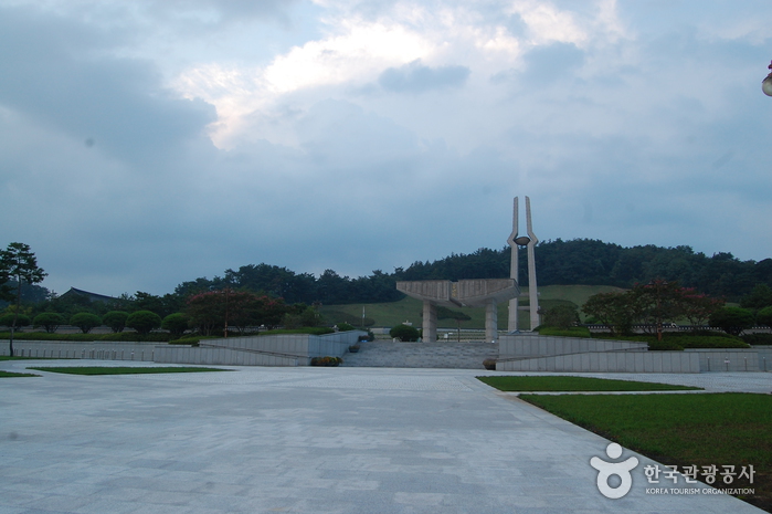 May 18th National Cemetery (국립 5.18 민주묘지)