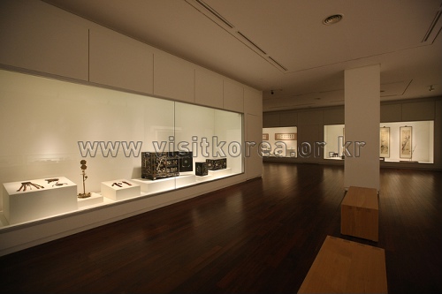 Ewha Womans University Museum (이화여자대학교박물관)