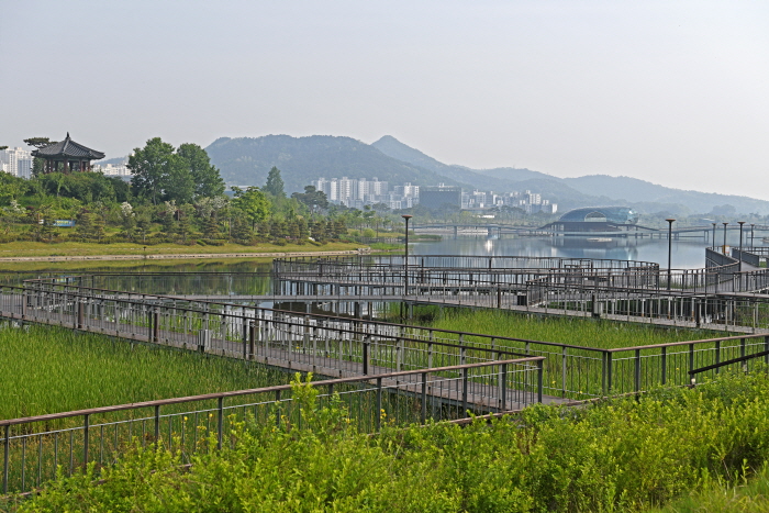 Front view of Sejong Lake Park