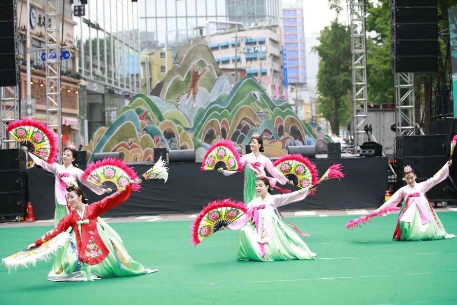 Yeon Deung Hoe (Lotuslaternenfestival) (연등회)