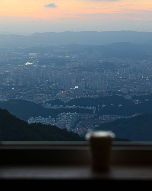 식장산 정상쉼터