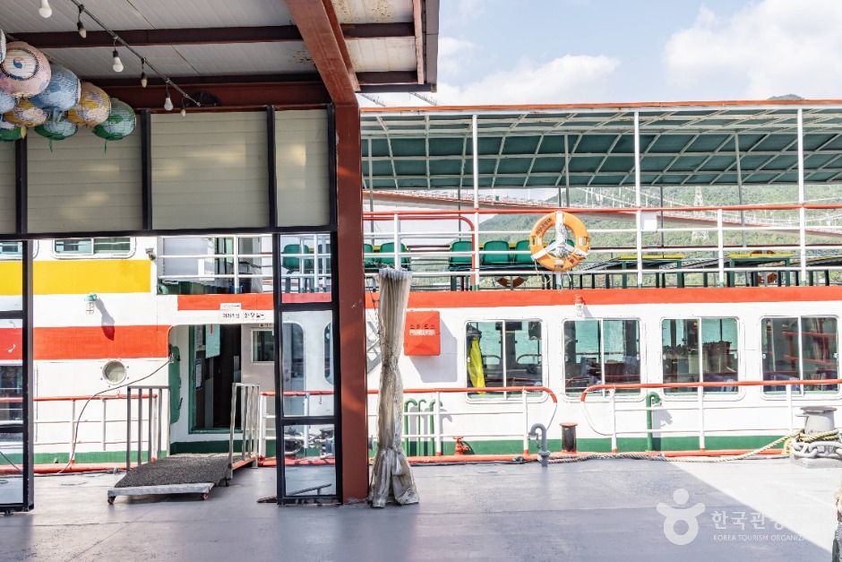 남해대교 유람선