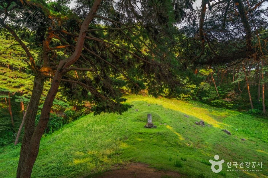 thumbnail-원주 운곡원천석묘역-8