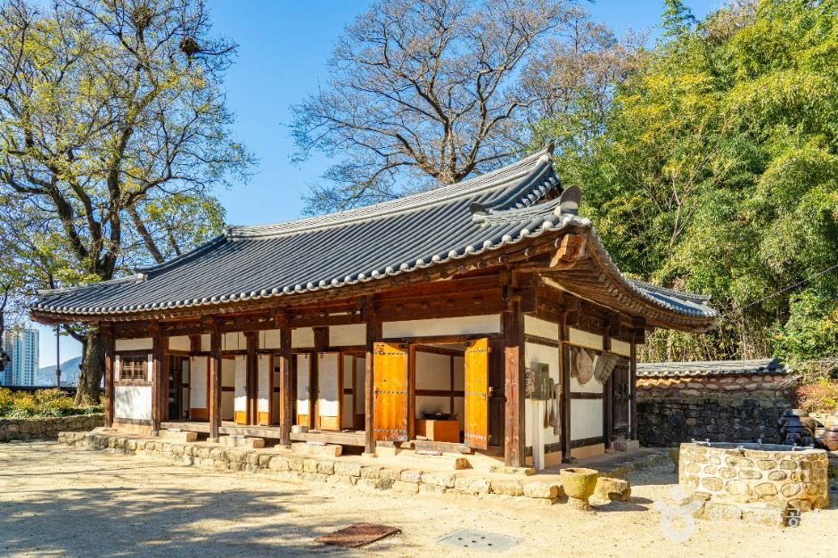 이충무공자당기거지