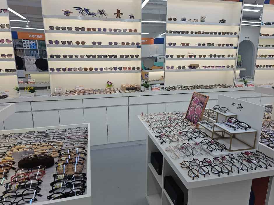 thumbnail-Top50 Glasses Ujangsan Station Branch [Tax Refund Shop](으뜸50안경 우장산역점)-1