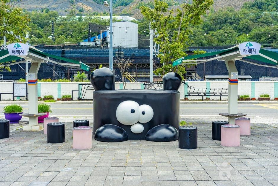 thumbnail-쇠바우골탄광문화장터-3