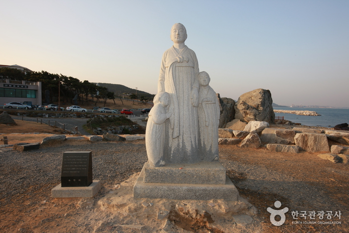 Ganjeolgot Cape (간절곶 등대)