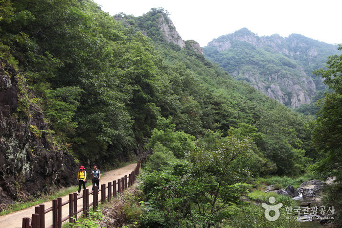 Parque Nacional del Monte Juwangsan (주왕산국립공원)