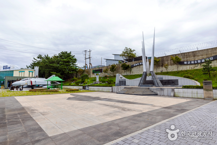 thumbnail-해군6전단항공역사관-2